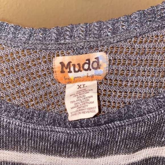 Womens Gray & White Sweater - Picture 3 of 3